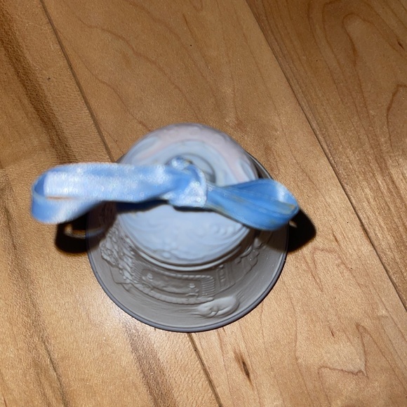 🎄 LLADRO VINTAGE 1998 White Christmas Bell Ornament🎄 - Picture 6 of 11